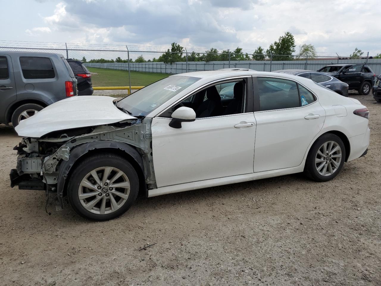 4T1C11AK3MU454723 2021 TOYOTA CAMRY - Image 1