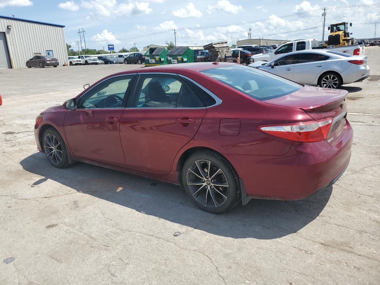 4T1BF1FK1FU921940 2015 TOYOTA CAMRY - Image 2