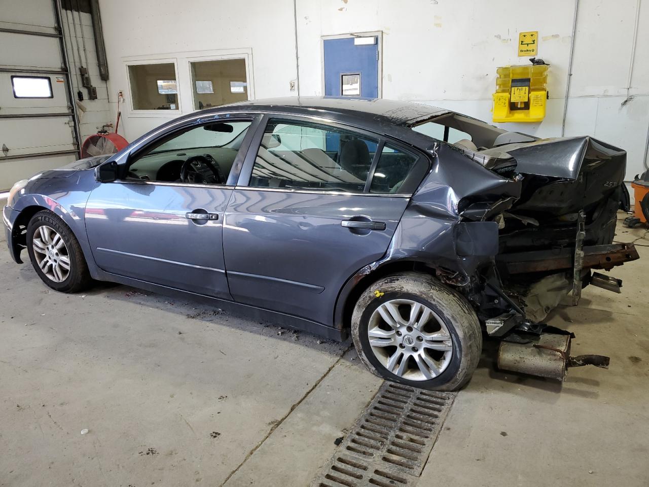 2010 Nissan Altima - Image 2