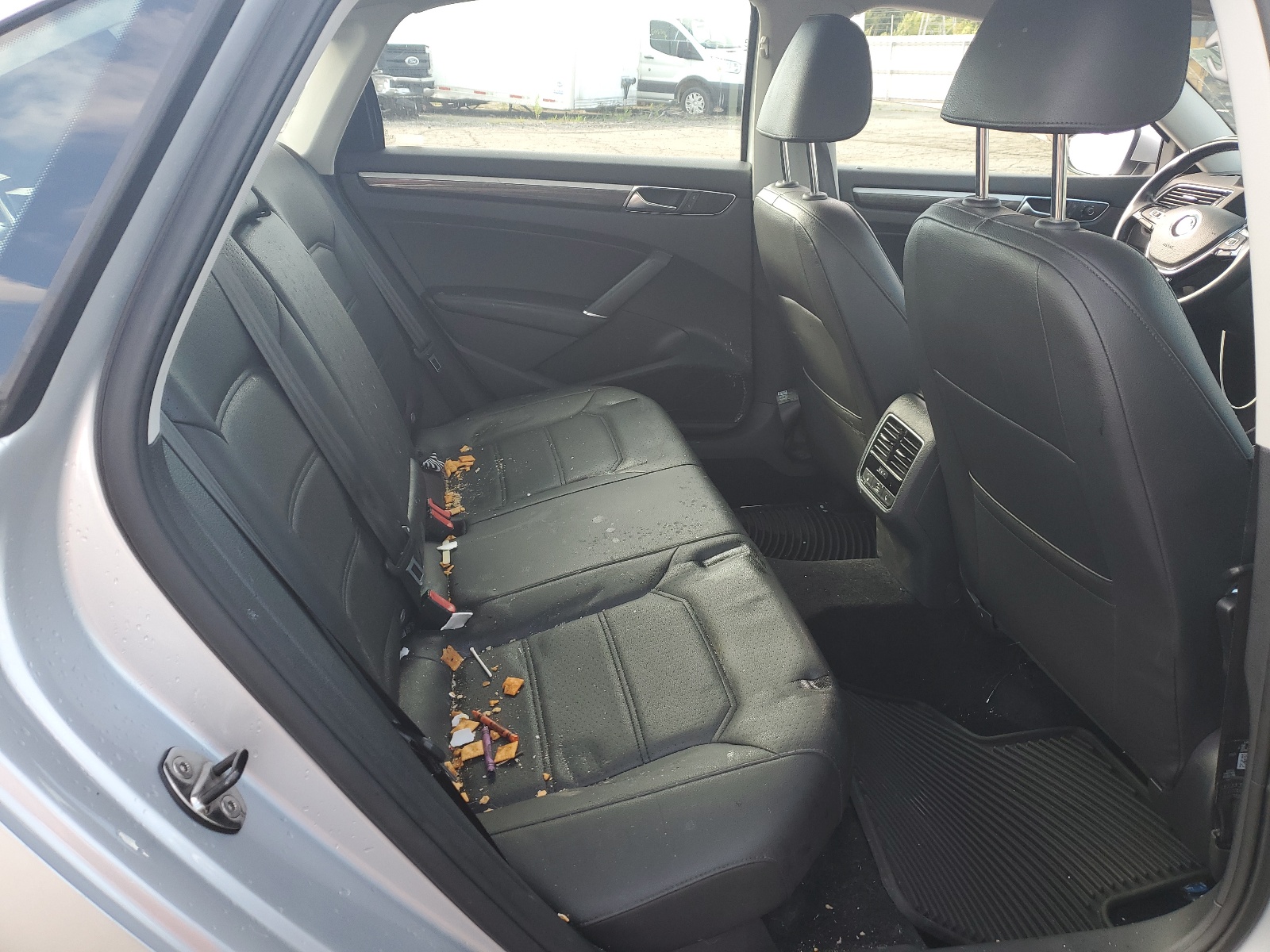 1VWGT7A33HC048669 2017 Volkswagen Passat Se