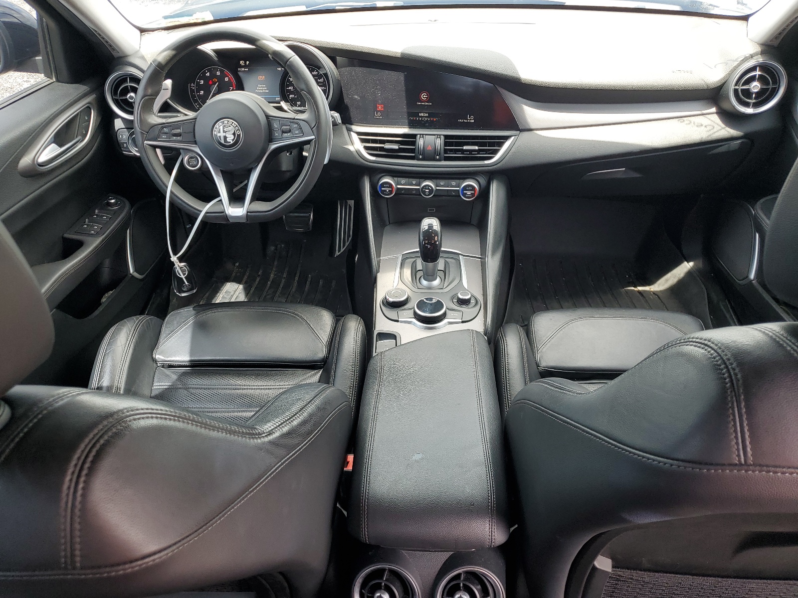 ZARFAECN4H7557904 2017 Alfa Romeo Giulia Ti