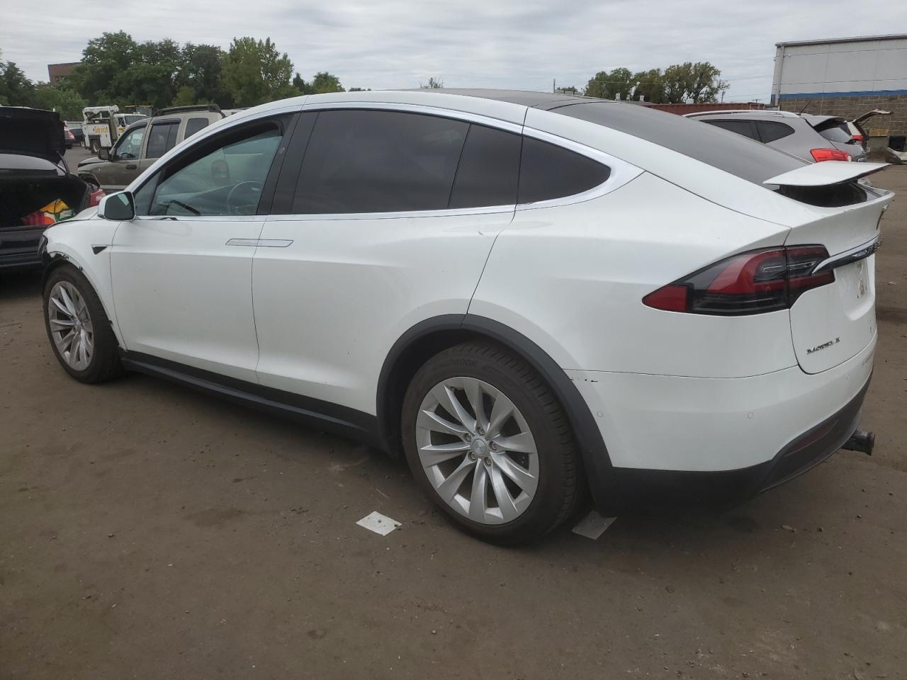 5YJXCBE28HF067714 2017 TESLA MODEL X - Image 2