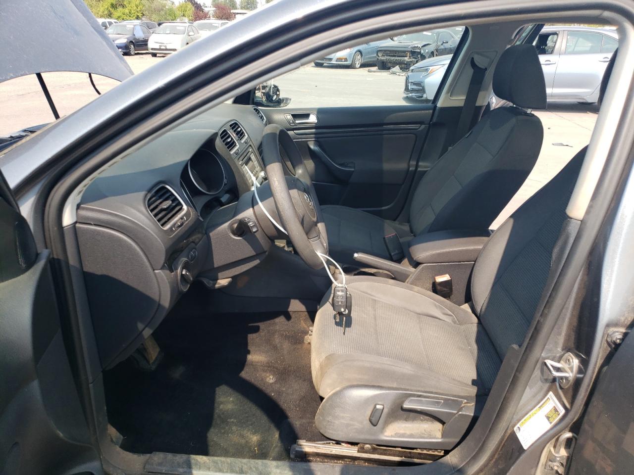 2010 Volkswagen Jetta - Image 7