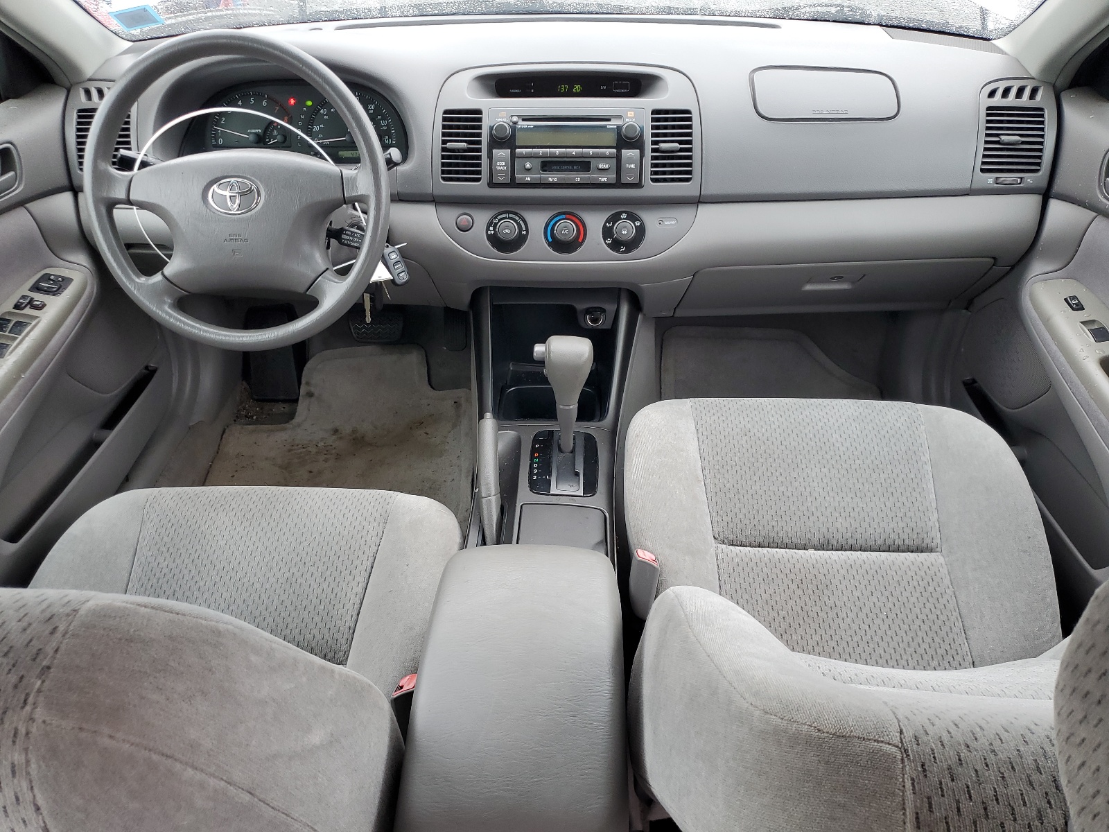 4T1BF32K44U582346 2004 Toyota Camry Le