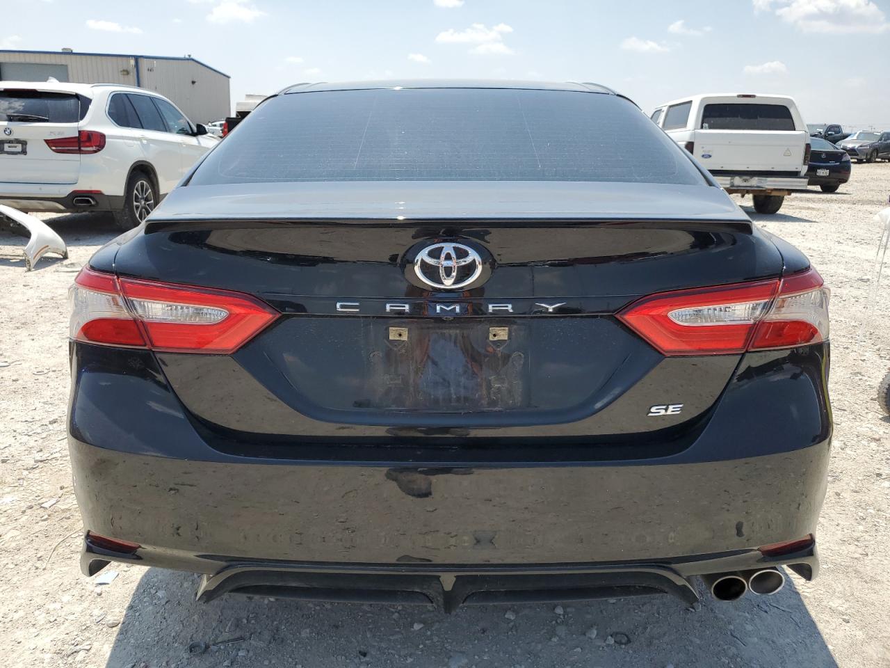 4T1B11HK8JU077111 2018 Toyota Camry L