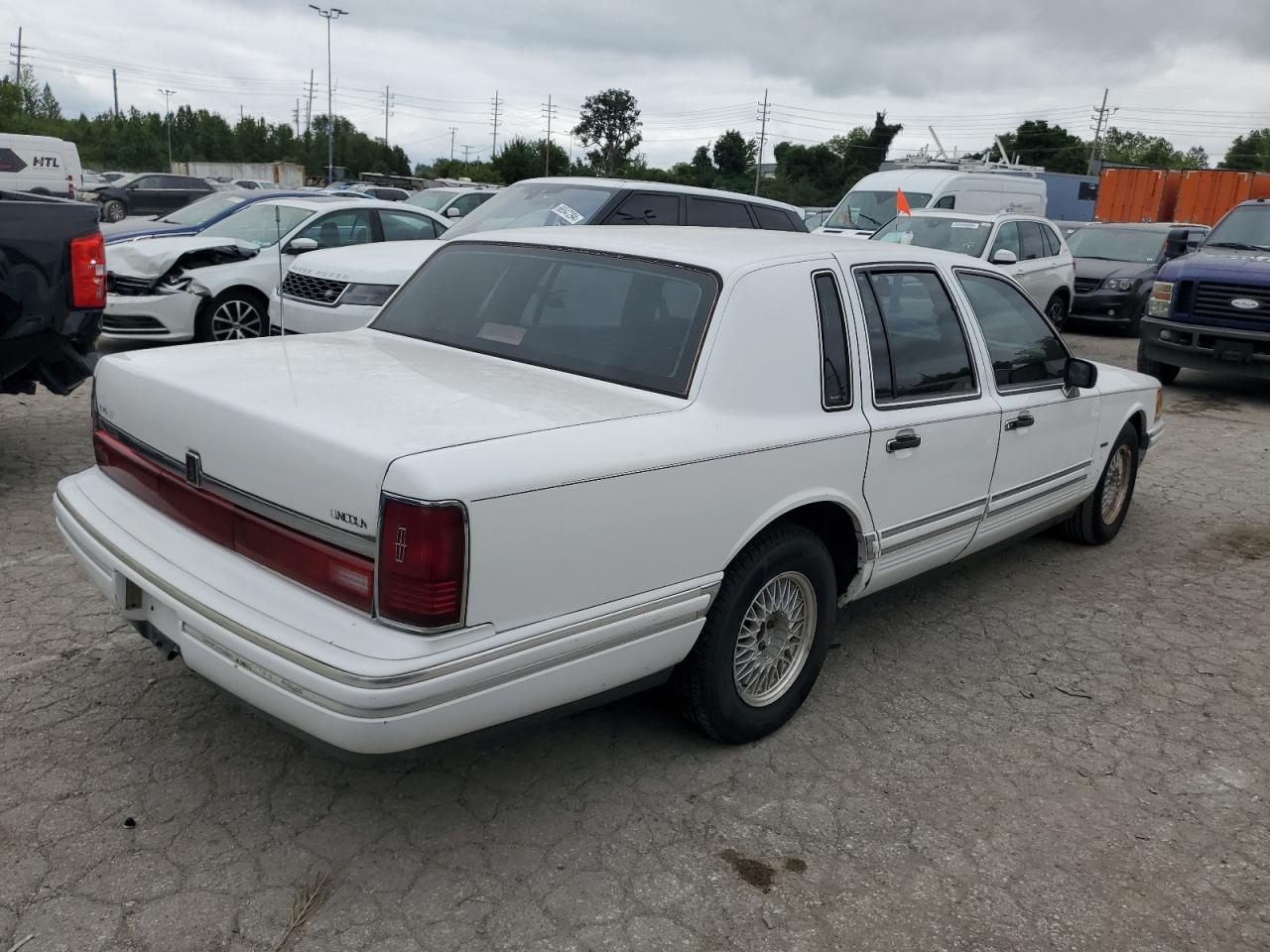 1992 Lincoln Town Car - Image 3