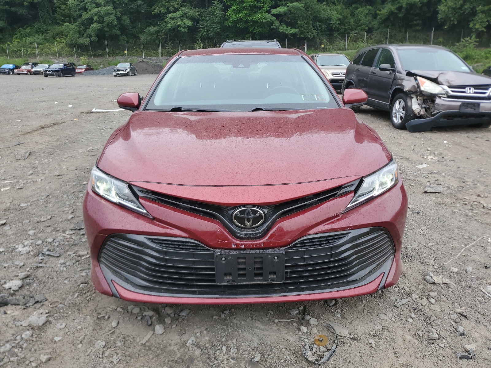 2018 Toyota Camry L vin: 4T1B11HK6JU565571