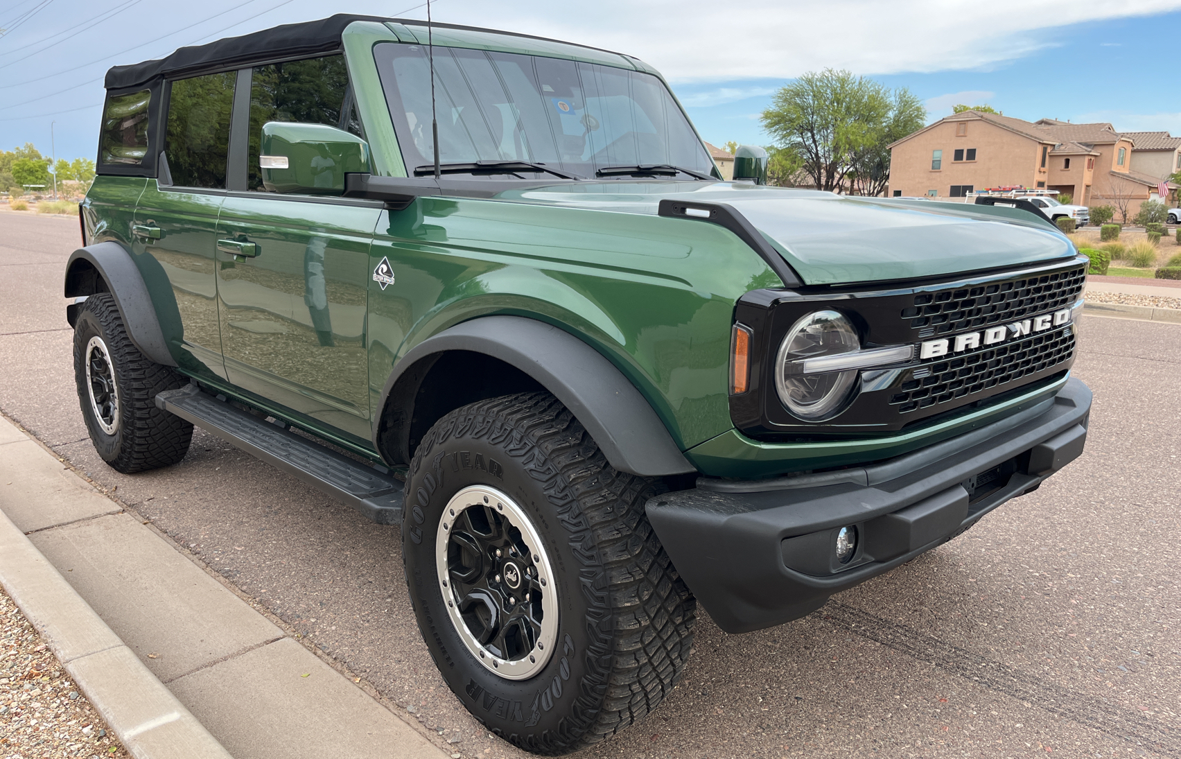 2022 Ford Bronco Base vin: 1FMEE5DP9NLB65056