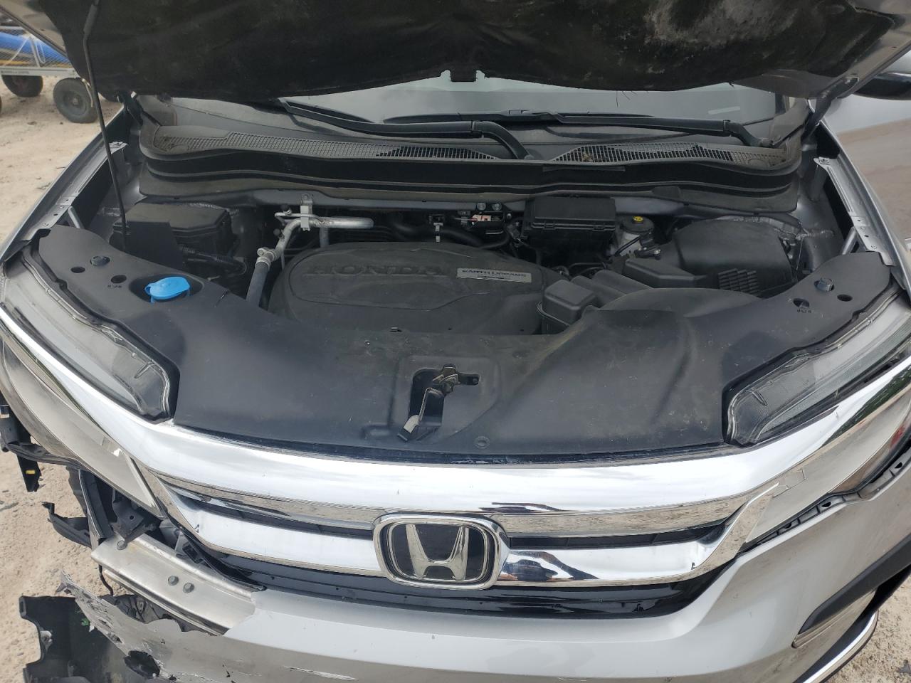 2020 Honda Pilot Touring VIN: 5FNYF6H91LB015765 Lot: 64842174