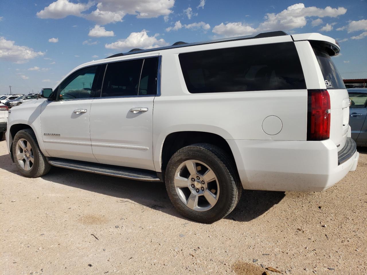 1GNSKJKC7JR289785 2018 CHEVROLET SUBURBAN - Image 2