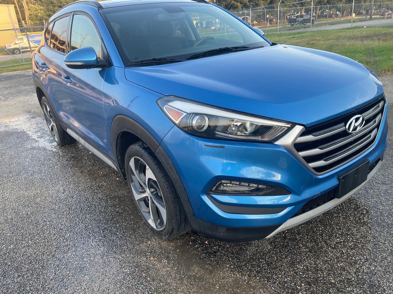 2018 Hyundai Tucson Value vin: KM8J33A26JU795820