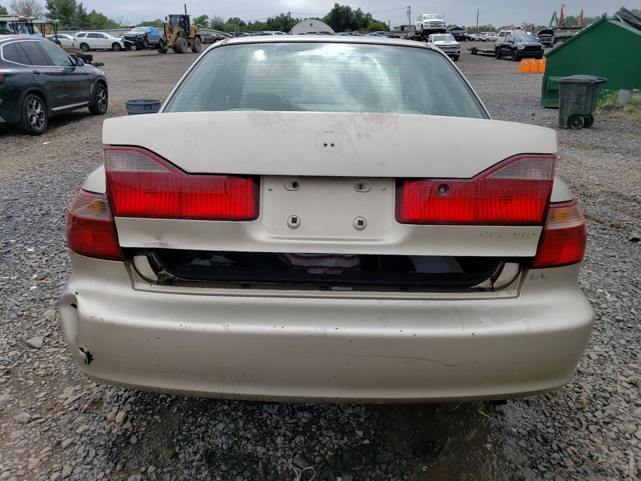 2000 Honda Accord Lx VIN: 1HGCG6652YA018568 Lot: 69654344