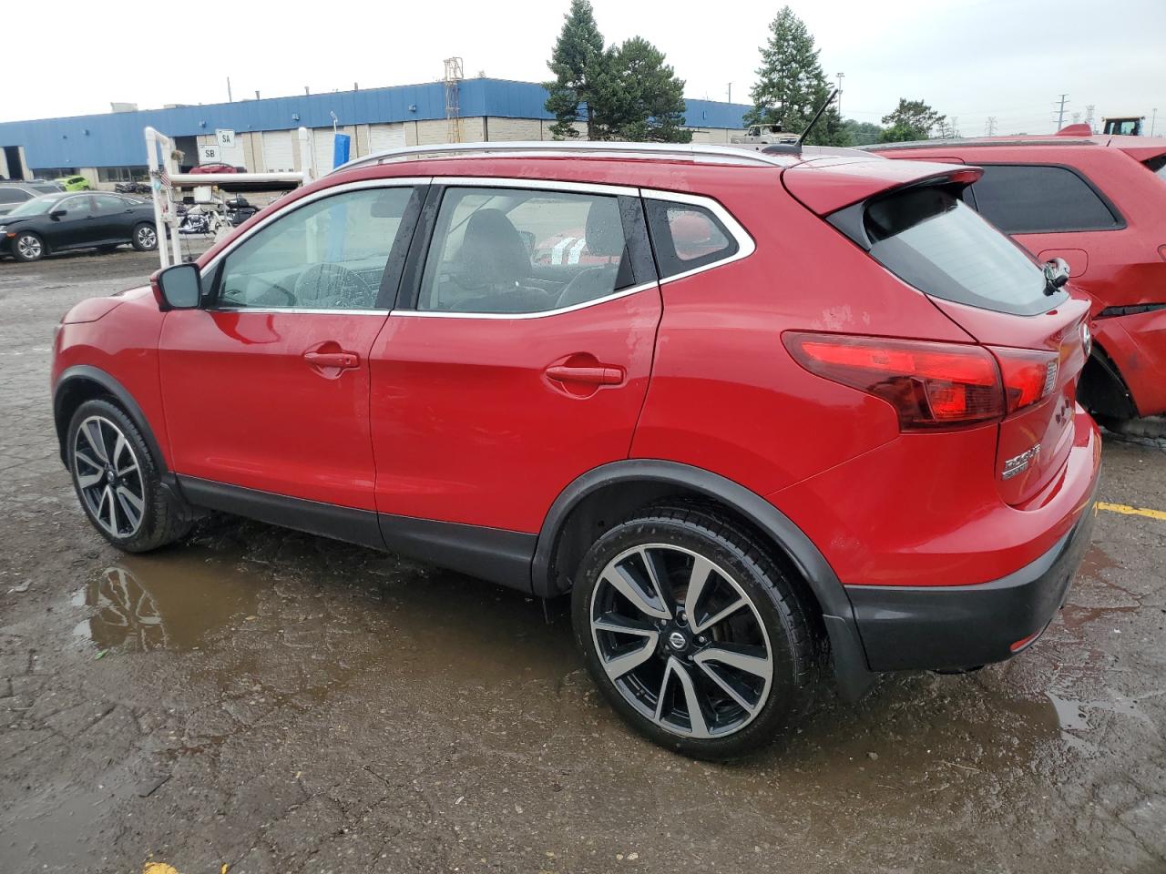 JN1BJ1CRXJW210502 2018 NISSAN ROGUE - Image 2