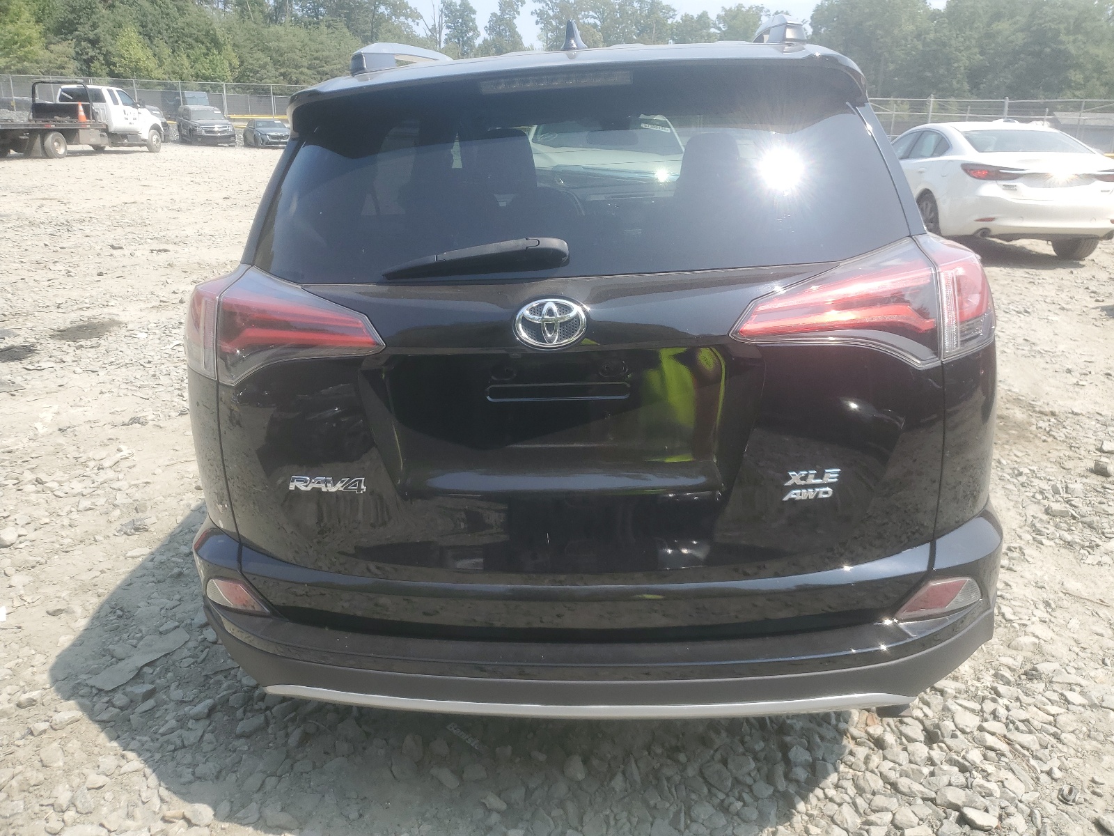 2T3RFREV2JW705670 2018 Toyota Rav4 Adventure