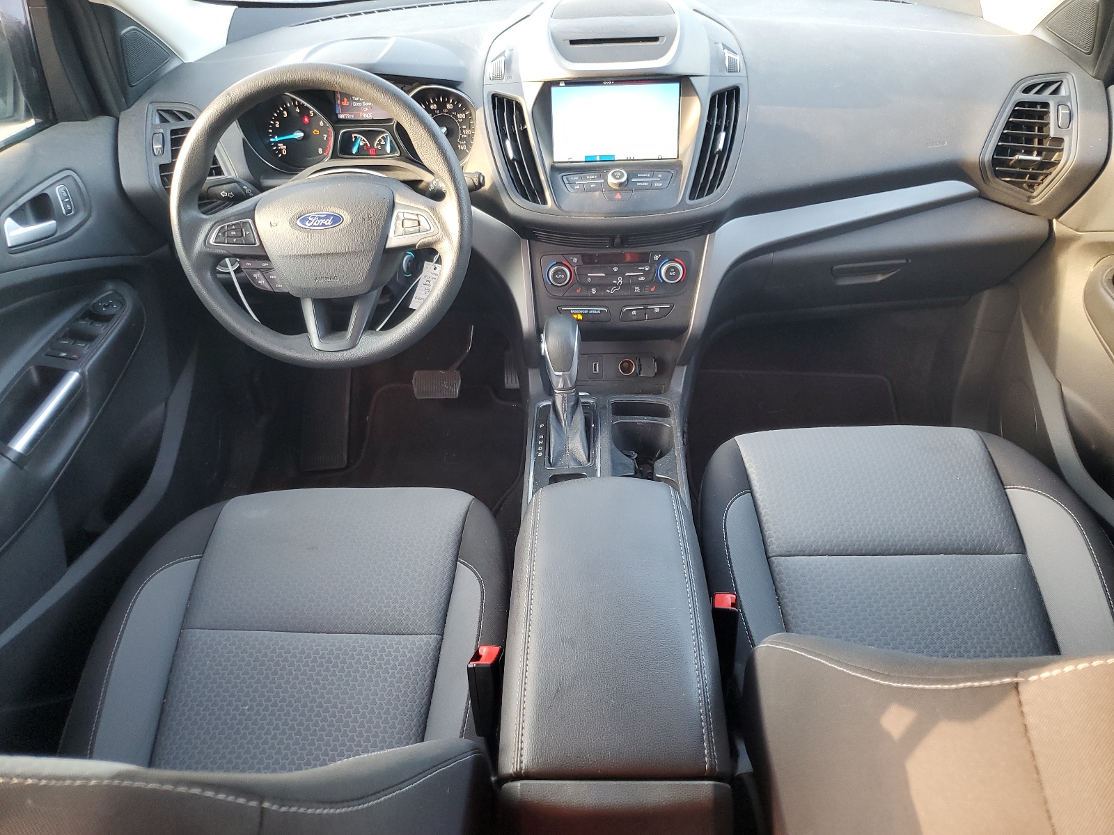 1FMCU0GD0JUC16494 2018 Ford Escape Se