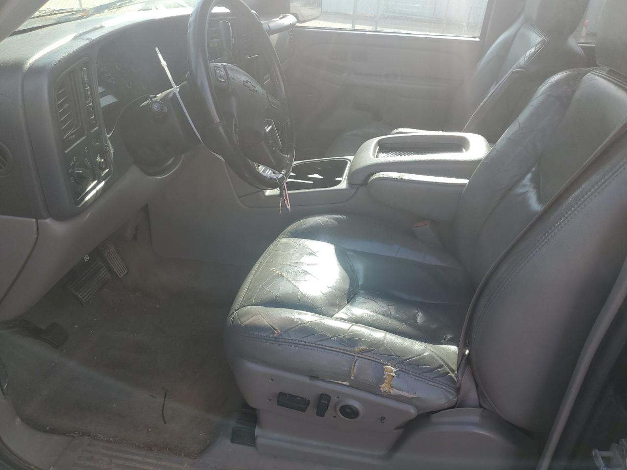 2004 Chevrolet Tahoe - Image 7