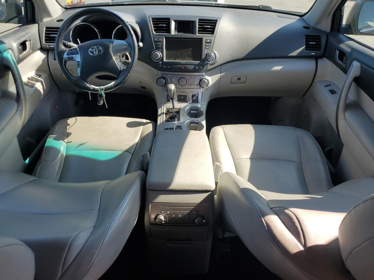 2011 Toyota Highlander Base VIN: 5TDBK3EH2BS051695 Lot: 68948474