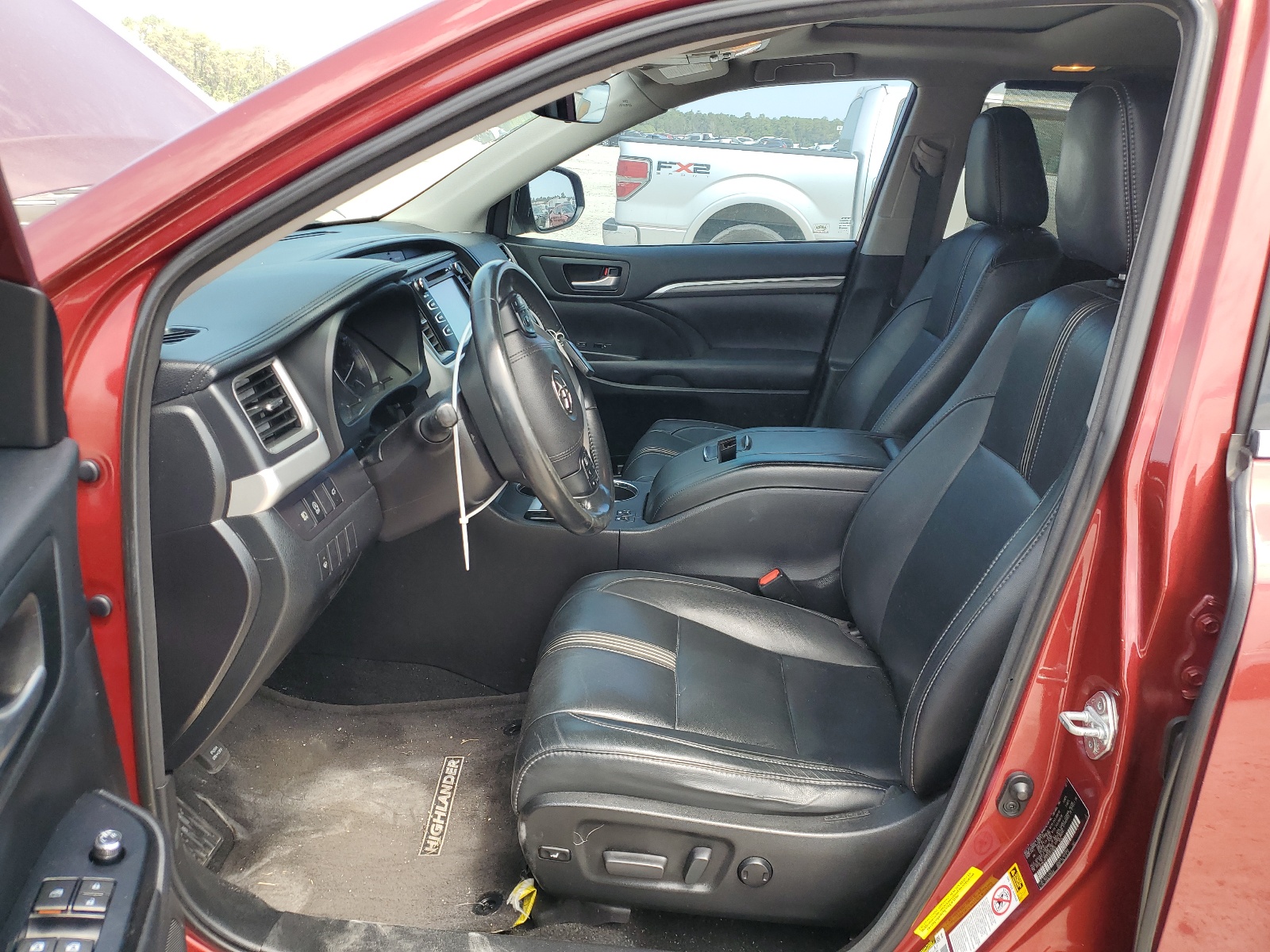 5TDKZRFH1JS533800 2018 Toyota Highlander Se