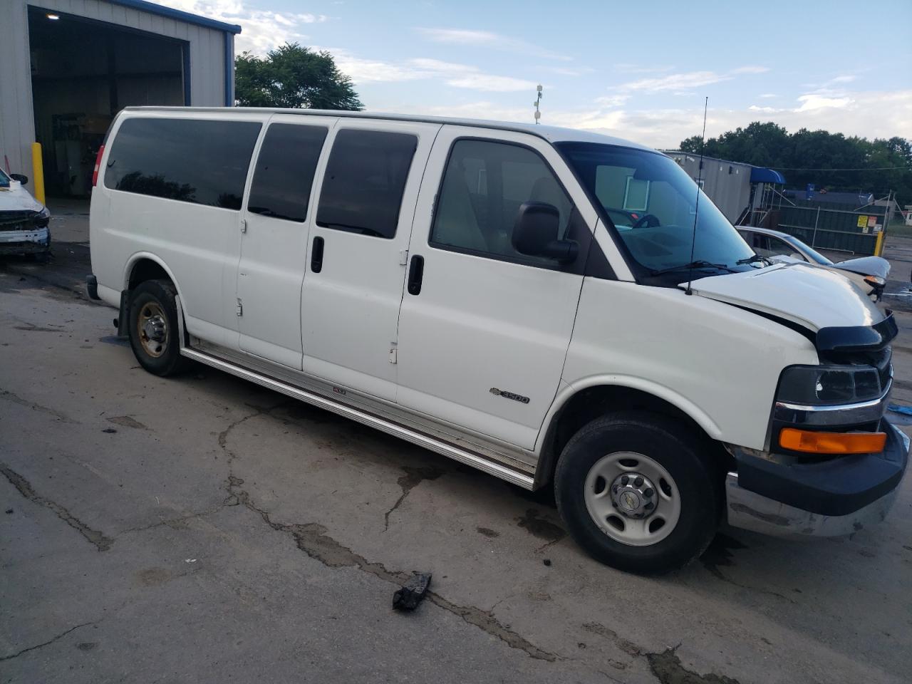 2005 Chevrolet Express G3500 VIN: 1GAHG39U751253655 Lot: 65588354