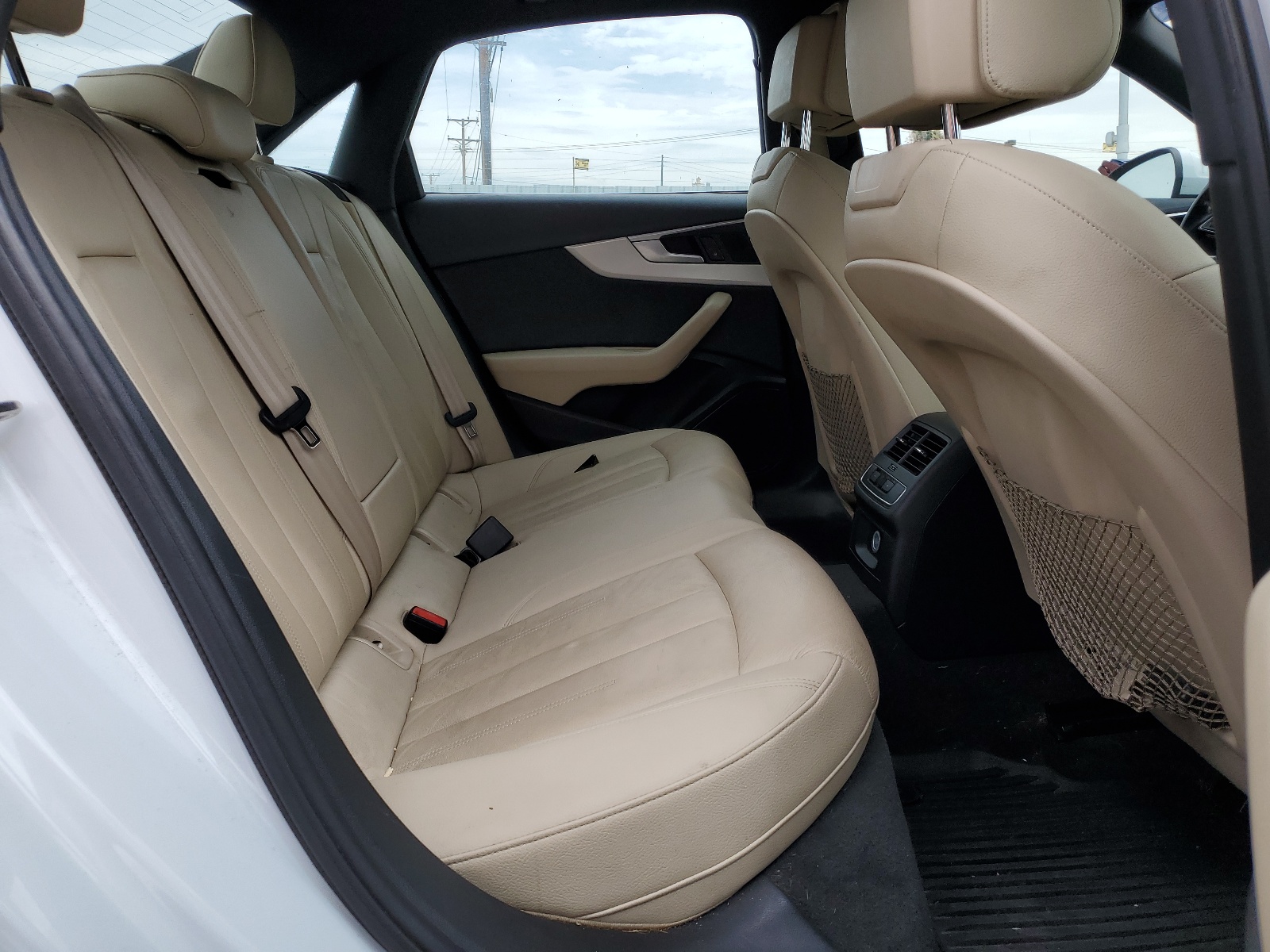 WAUANAF44HN036033 2017 Audi A4 Premium