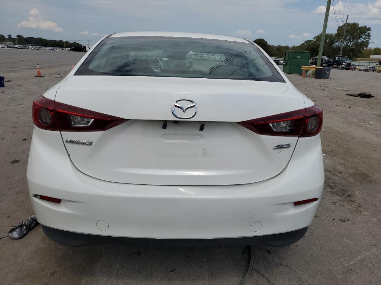 3MZBN1U79JM177732 2018 Mazda 3 Sport