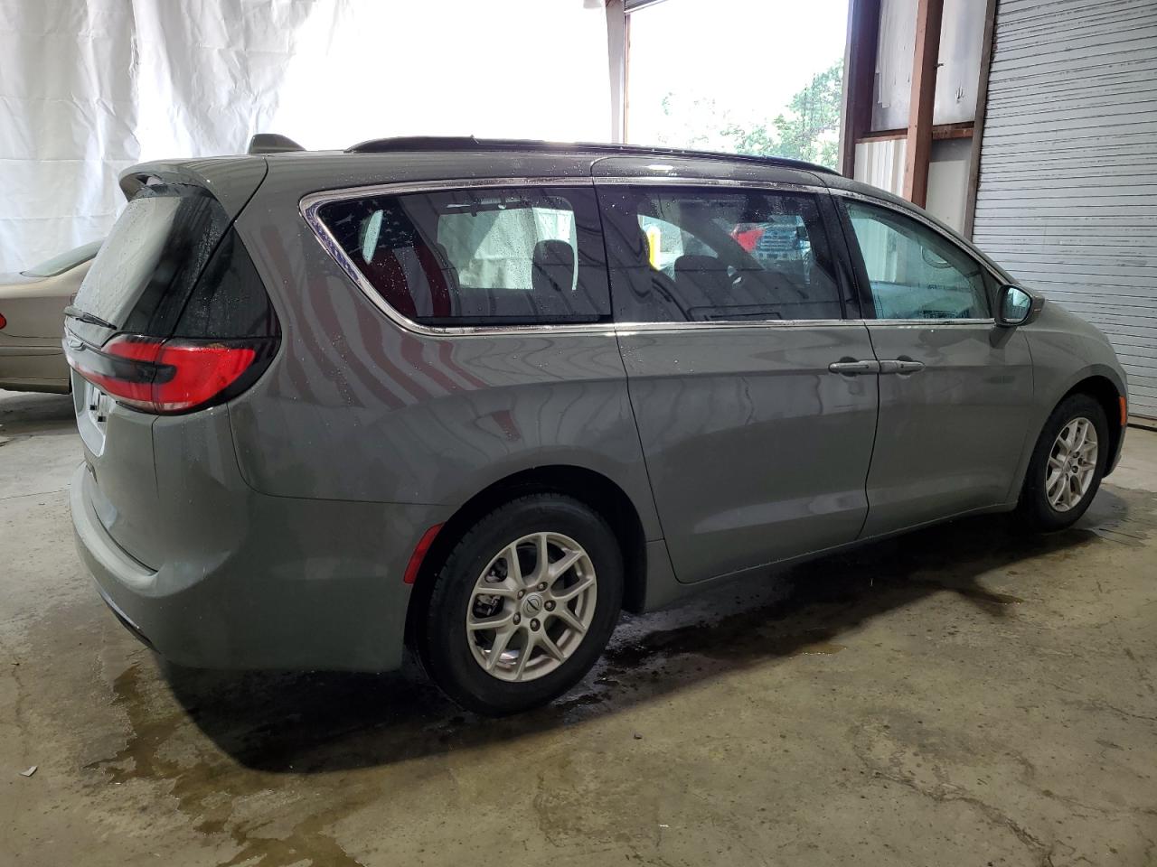 2022 Chrysler Pacifica - Image 3