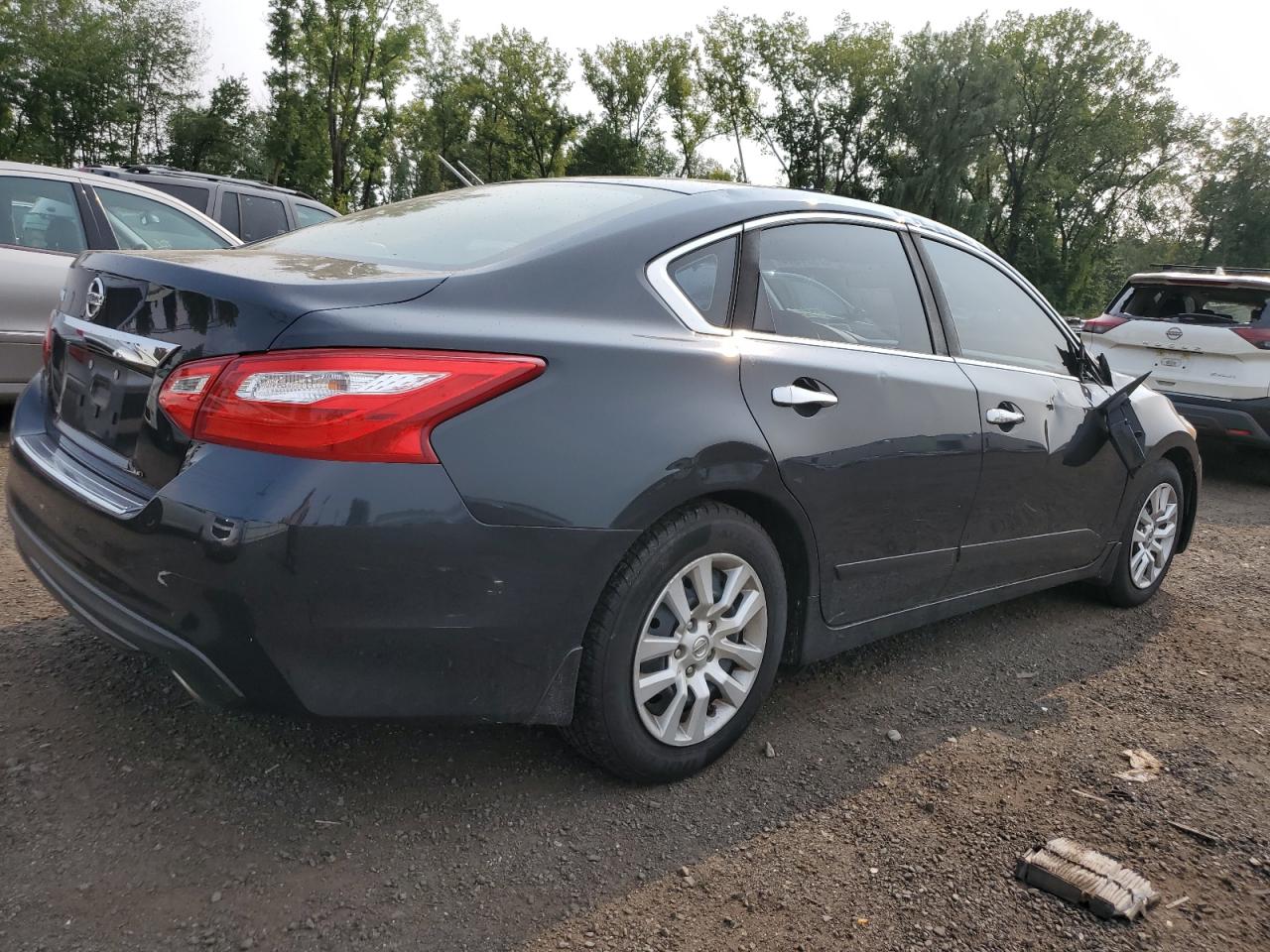 2017 Nissan Altima - Image 3