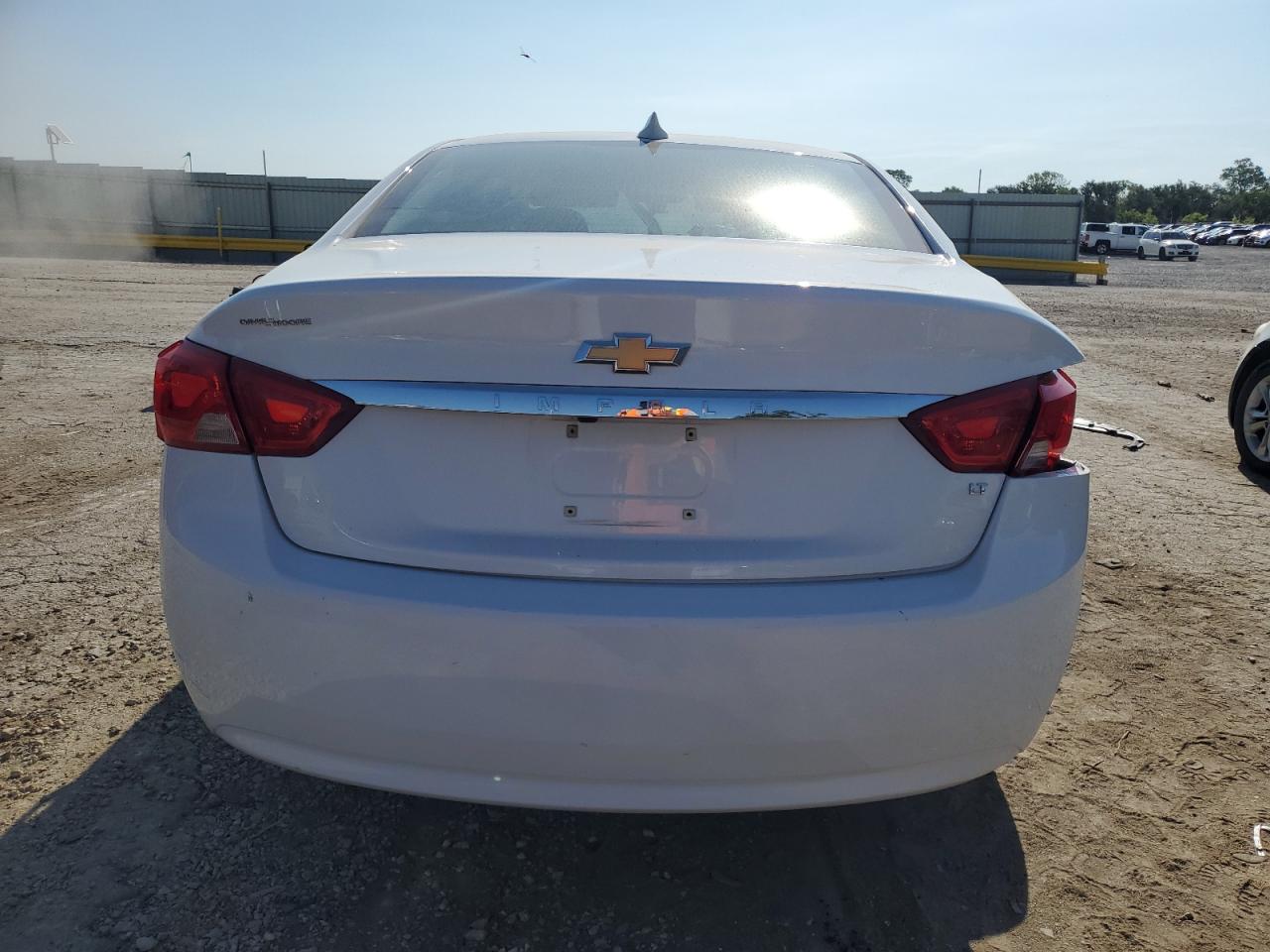 1G1105SA1JU101297 2018 Chevrolet Impala Lt