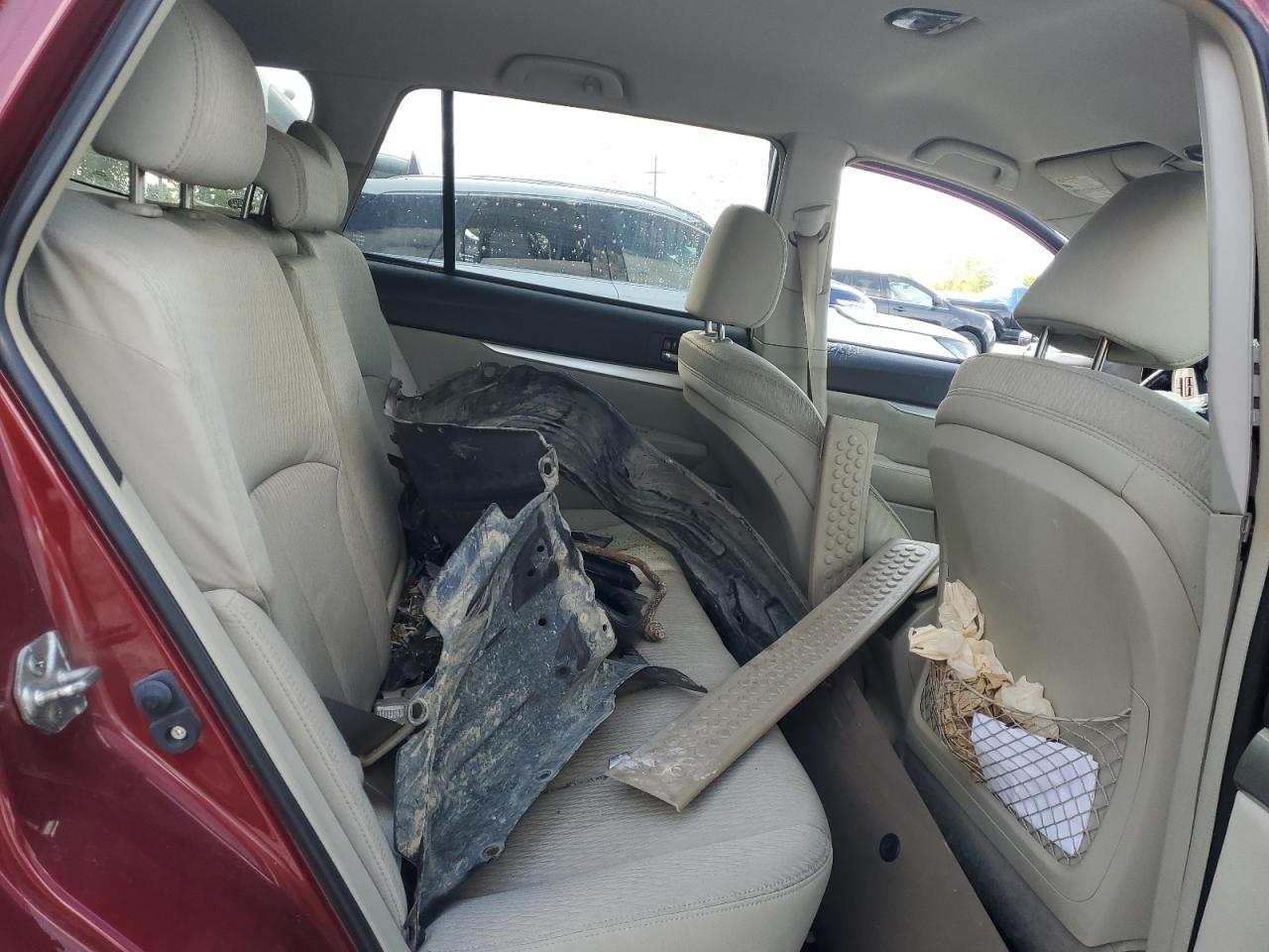 2011 Subaru Outback - Image 11
