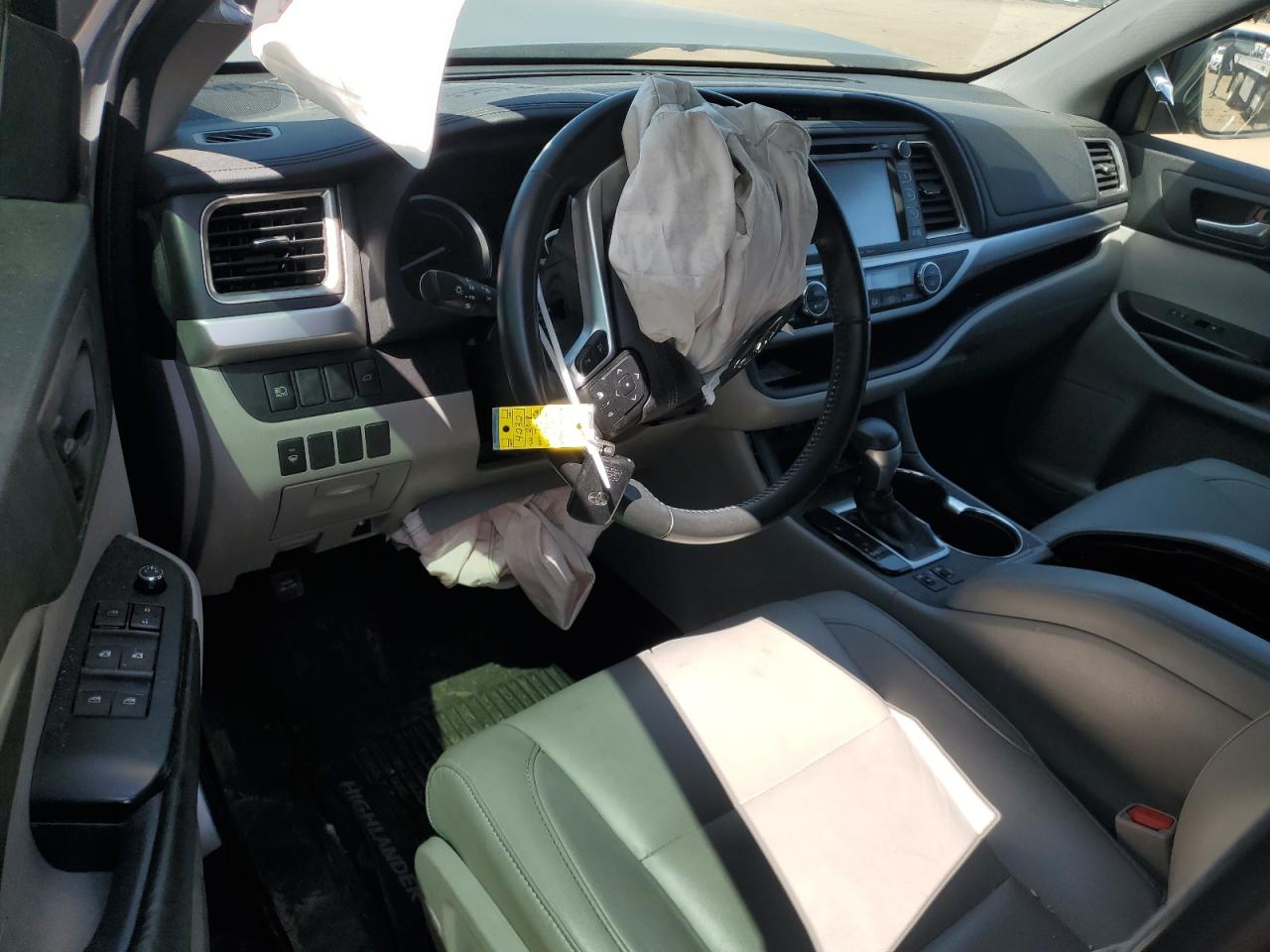 2018 Toyota Highlander Hybrid VIN: 5TDJGRFHXJS040831 Lot: 69487874