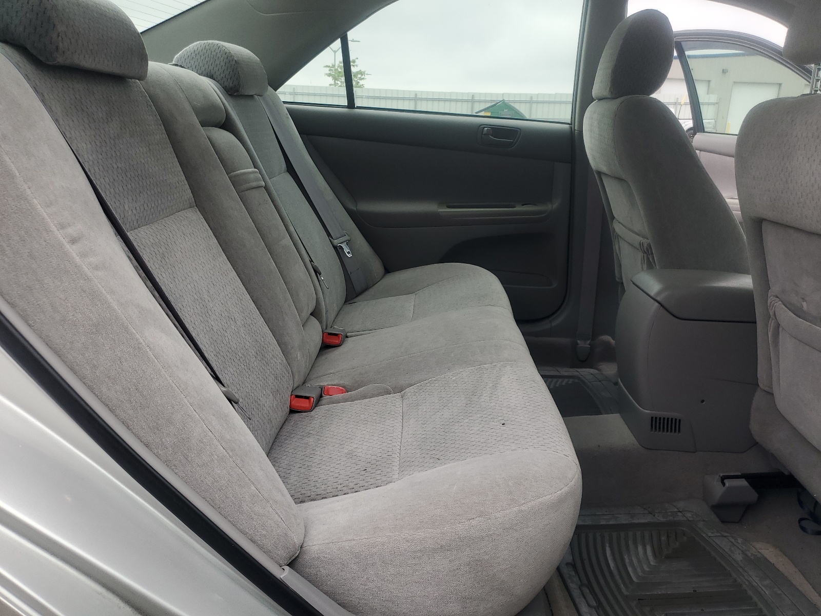 4T1BE32K84U812070 2004 Toyota Camry Le