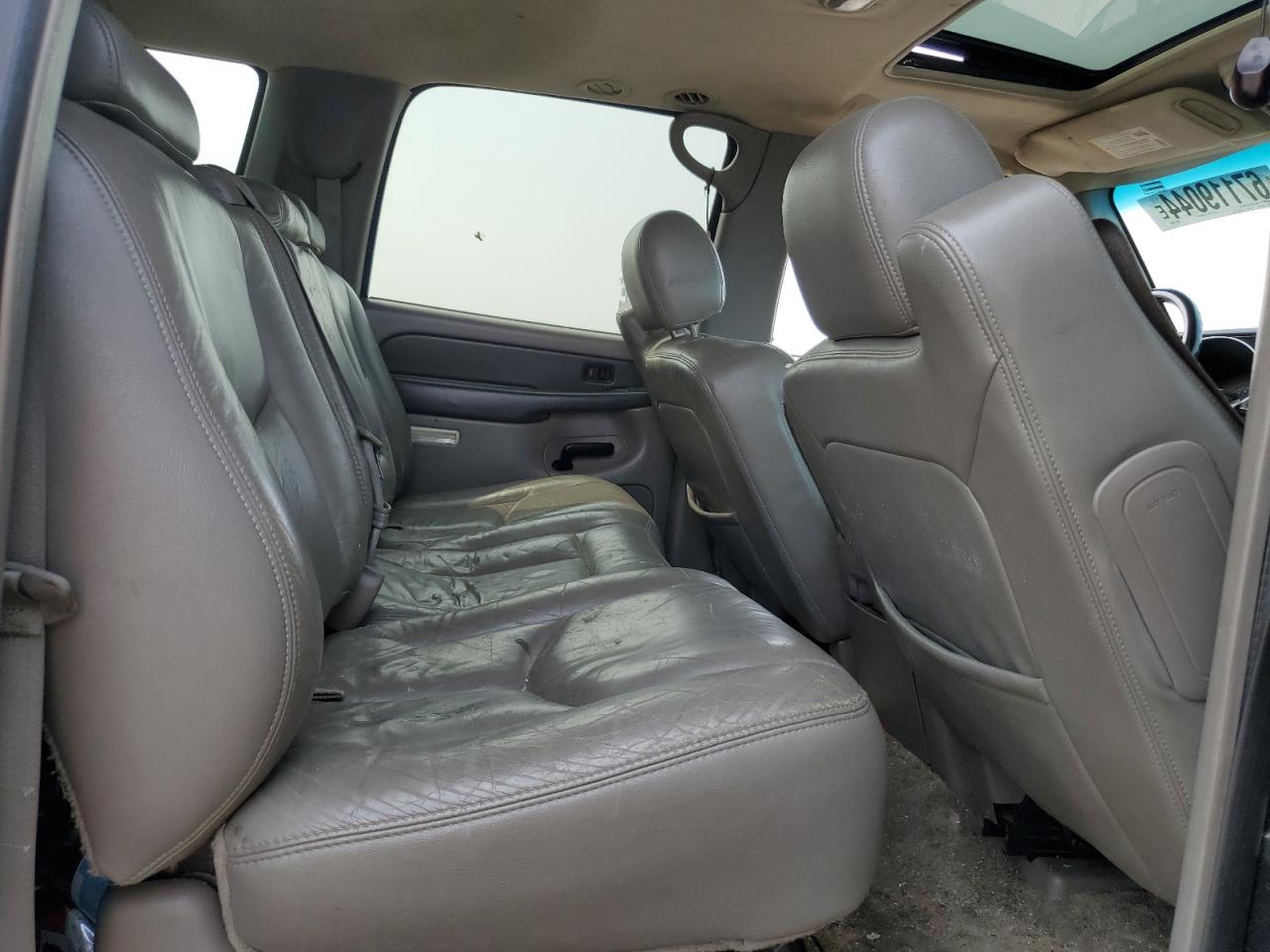 2003 GMC Yukon - Image 11
