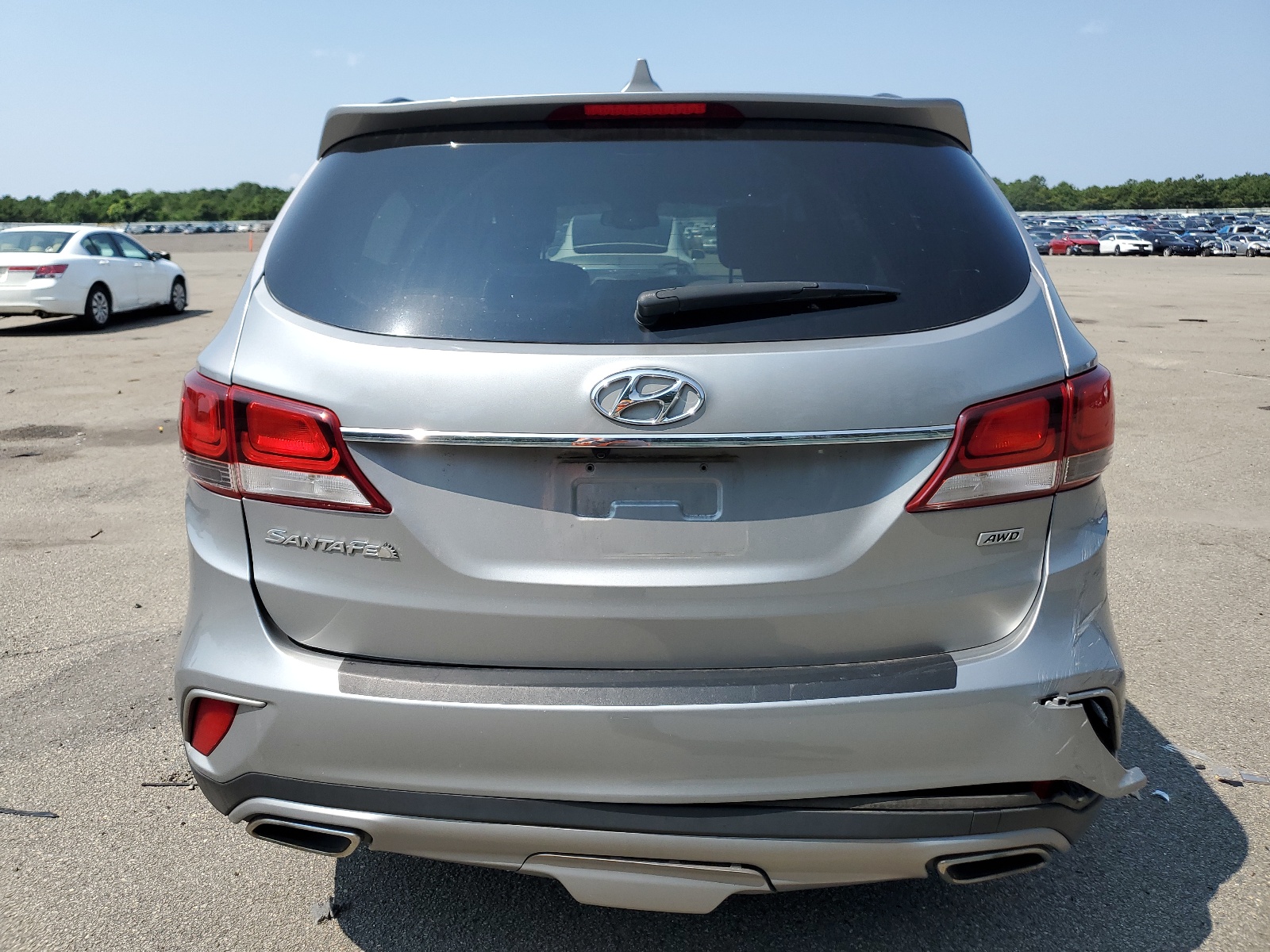 KM8SMDHF5HU236608 2017 Hyundai Santa Fe Se