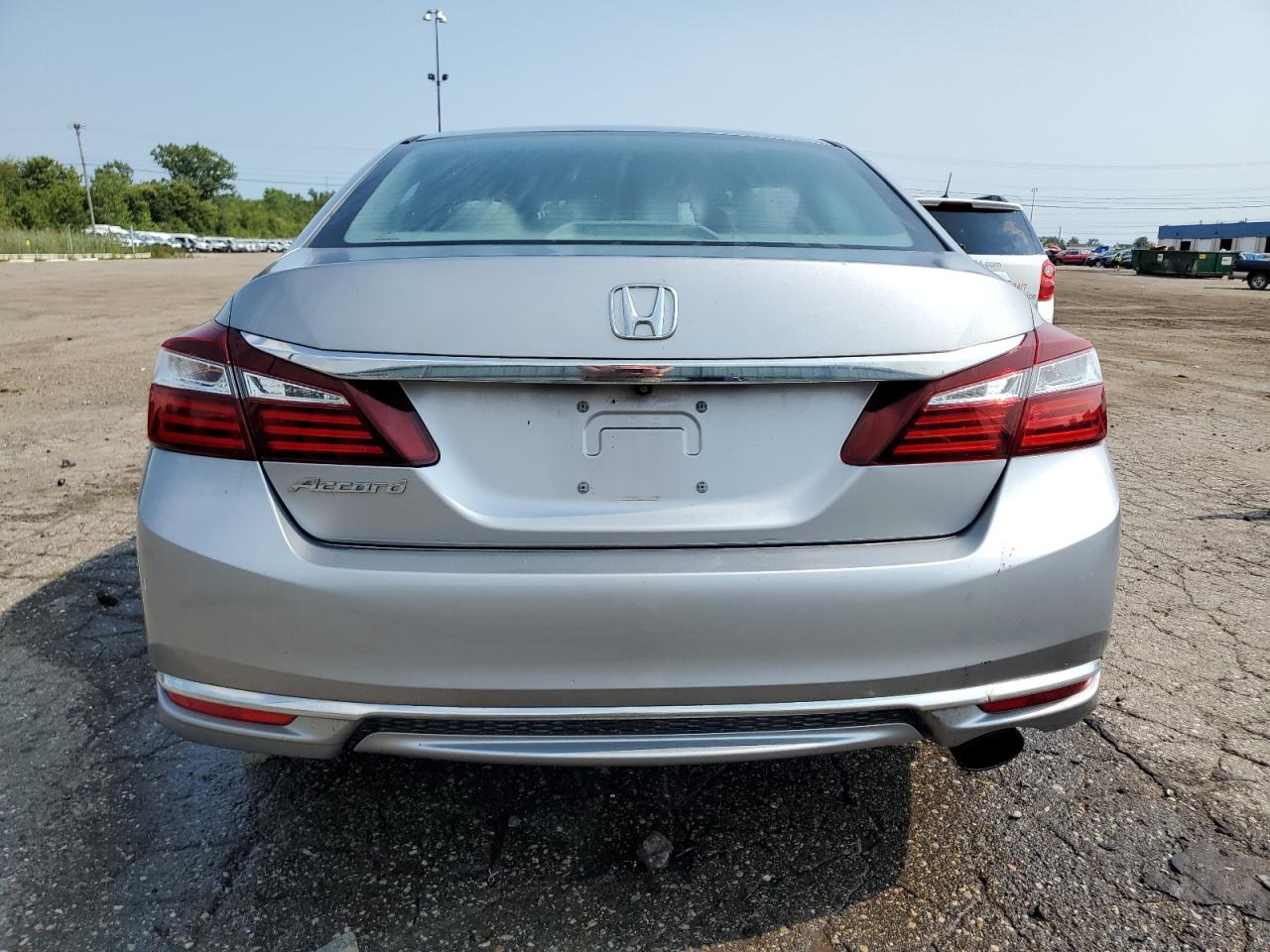 VIN 1HGCR2F32HA273142 2017 HONDA ACCORD no.6