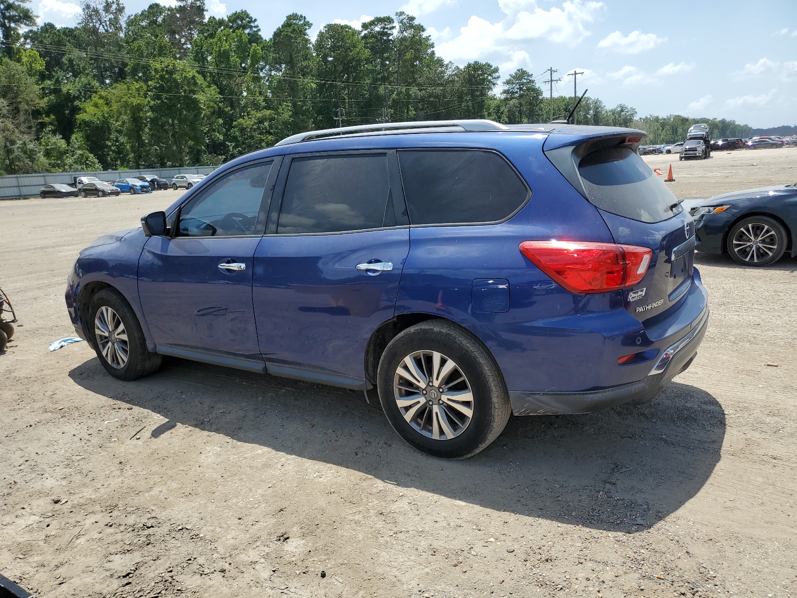 2018 Nissan Pathfinder S vin: 5N1DR2MN2JC617274