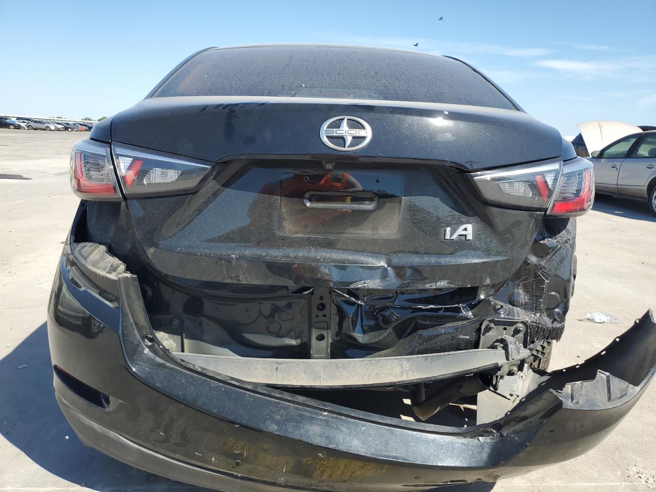 VIN 3MYDLBZV7GY122603 2016 TOYOTA SCION no.6