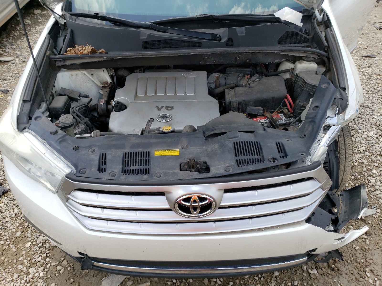 5TDBK3EH6CS111320 2012 Toyota Highlander Base