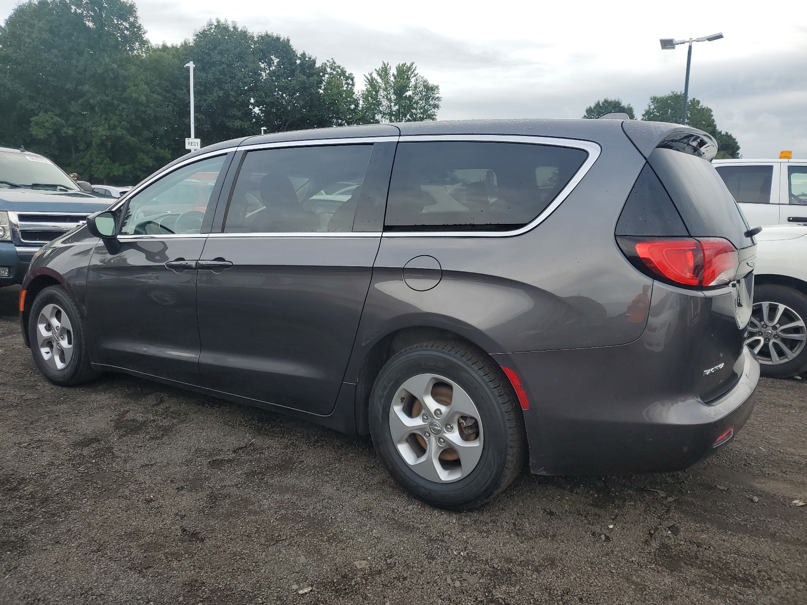 2017 Chrysler Pacifica Lx vin: 2C4RC1CG5HR521617