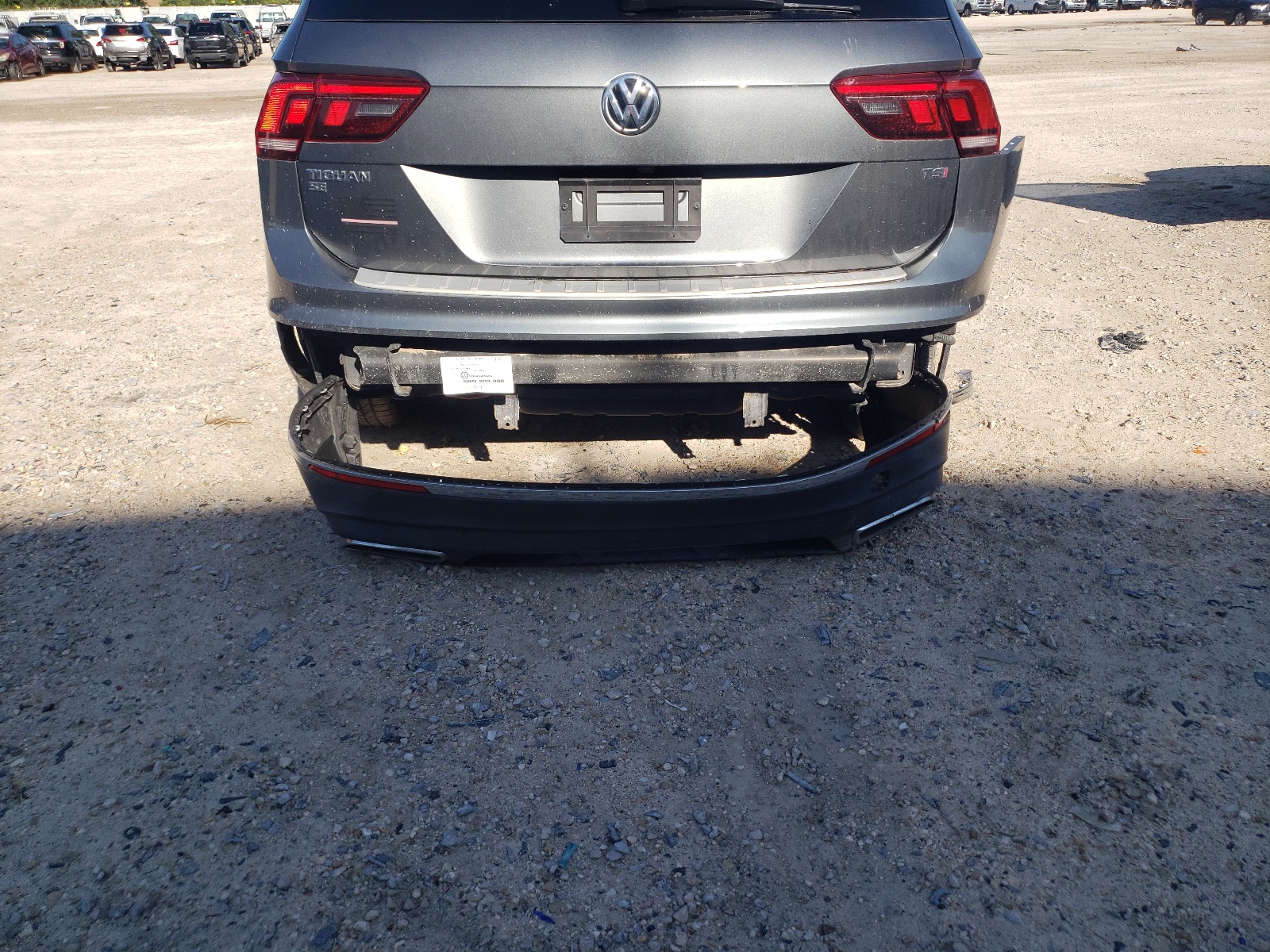 3VV3B7AX5JM097952 2018 Volkswagen Tiguan Se