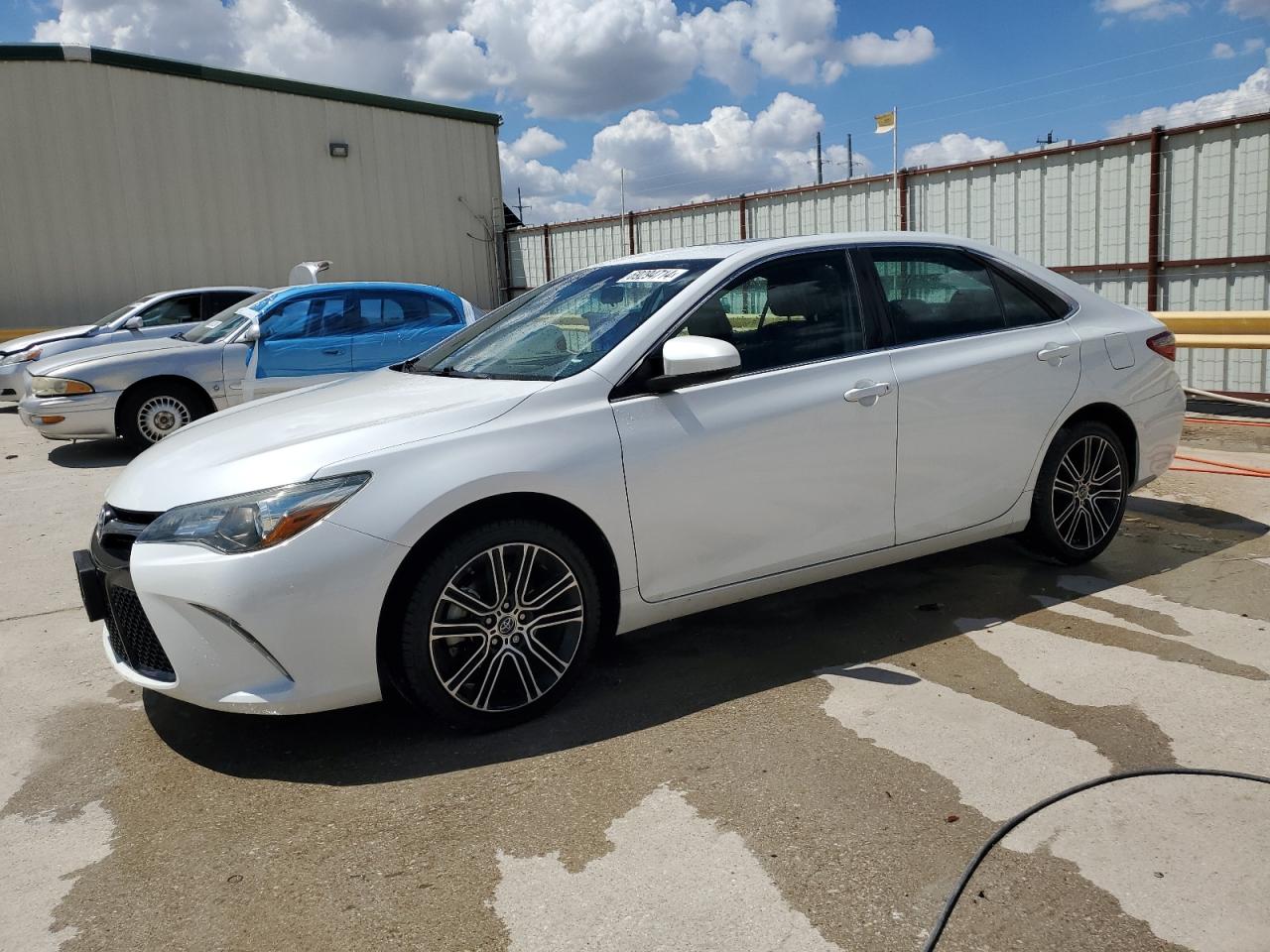 4T1BF1FK6GU562537 2016 TOYOTA CAMRY - Image 1