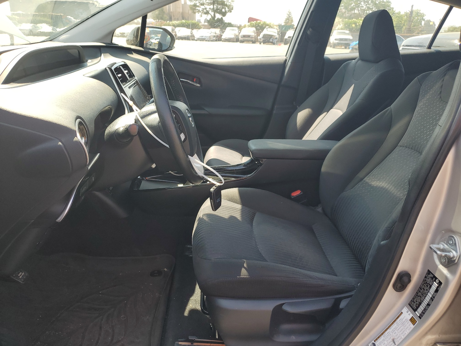 JTDKARFP5H3035657 2017 Toyota Prius Prime