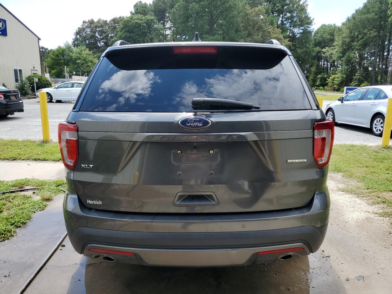 1FM5K7D8XHGB76335 2017 Ford Explorer Xlt