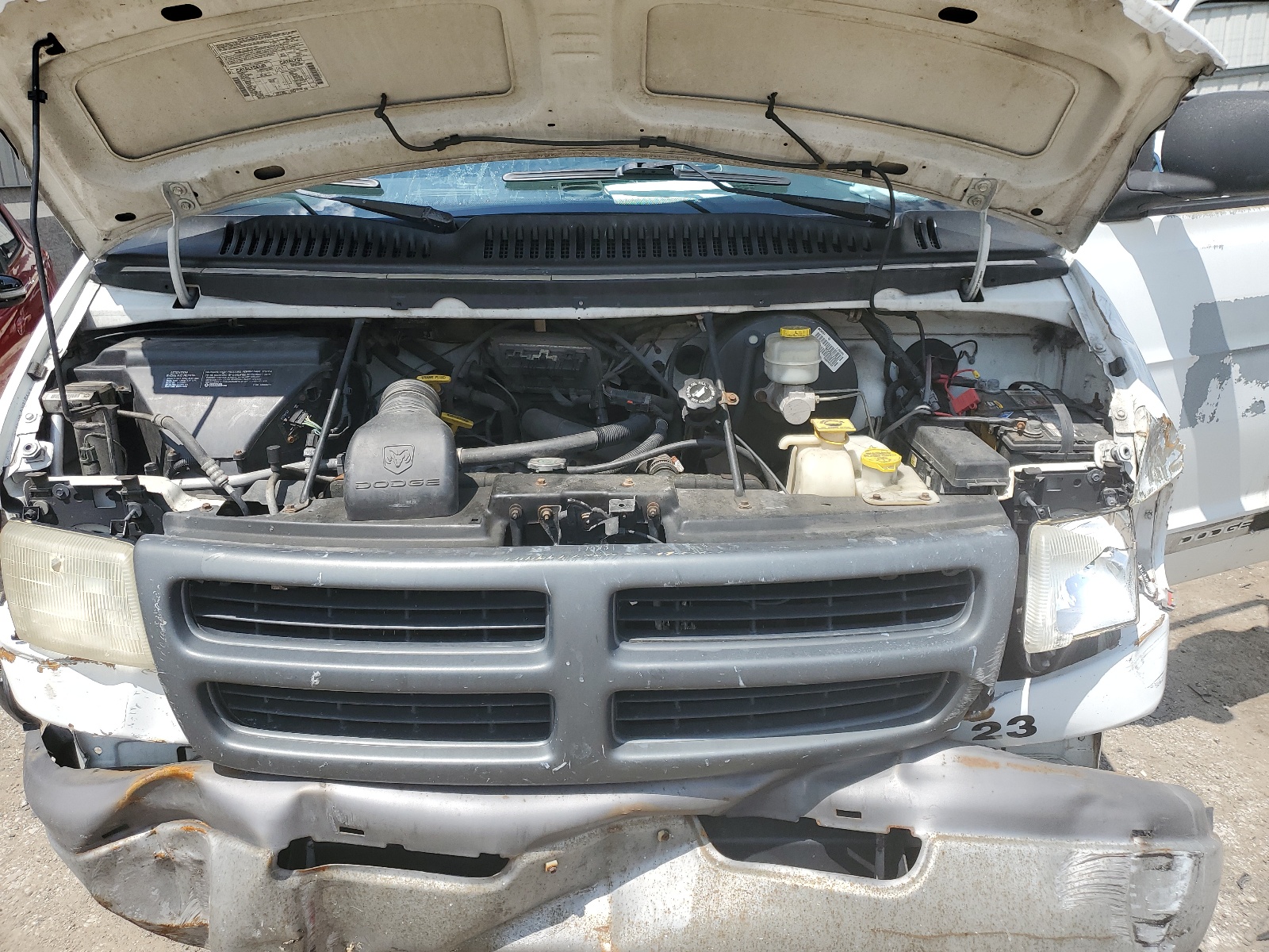 2B7JB21Y81K520252 2001 Dodge Ram Van B2500