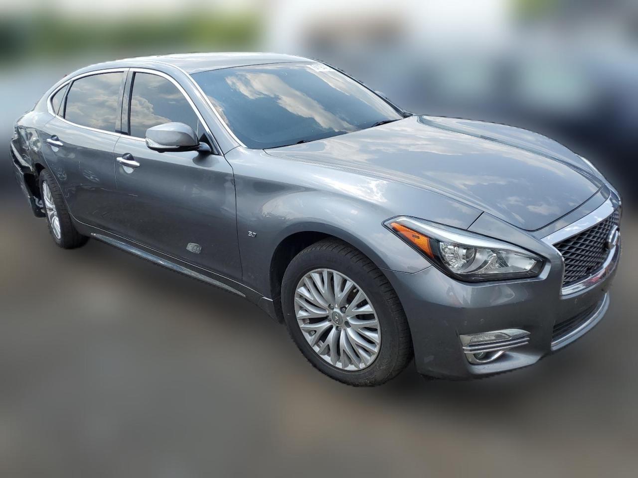 2016 Infiniti Q70 - Image 4