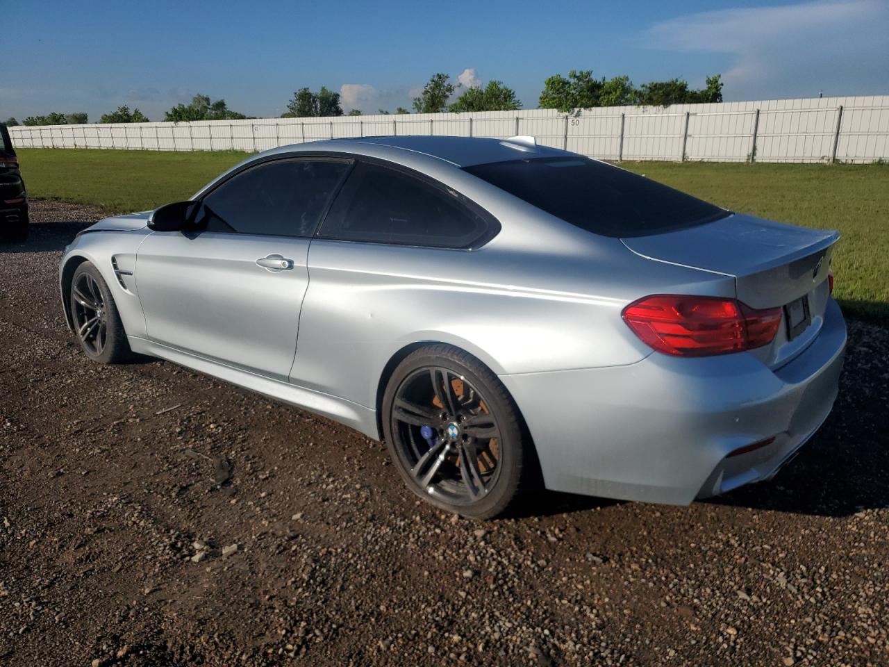 WBS3R9C58GK338543 2016 BMW M4 - Image 2