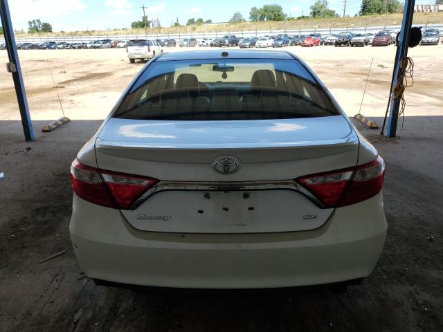  TOYOTA CAMRY 2015 Белый