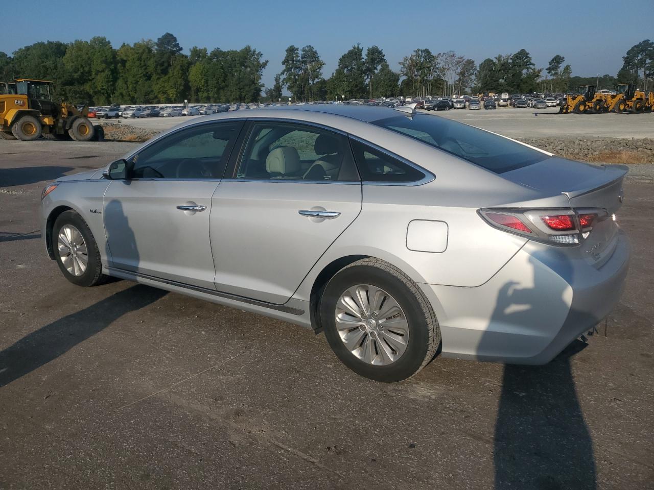 KMHE24L38HA065290 2017 HYUNDAI SONATA - Image 2