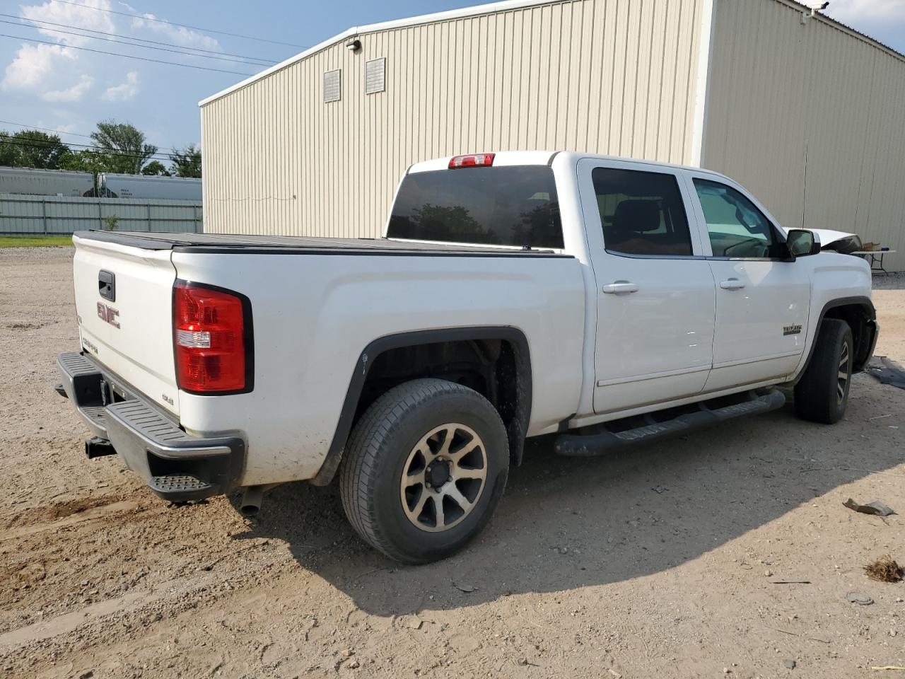 2017 GMC Sierra - Image 3