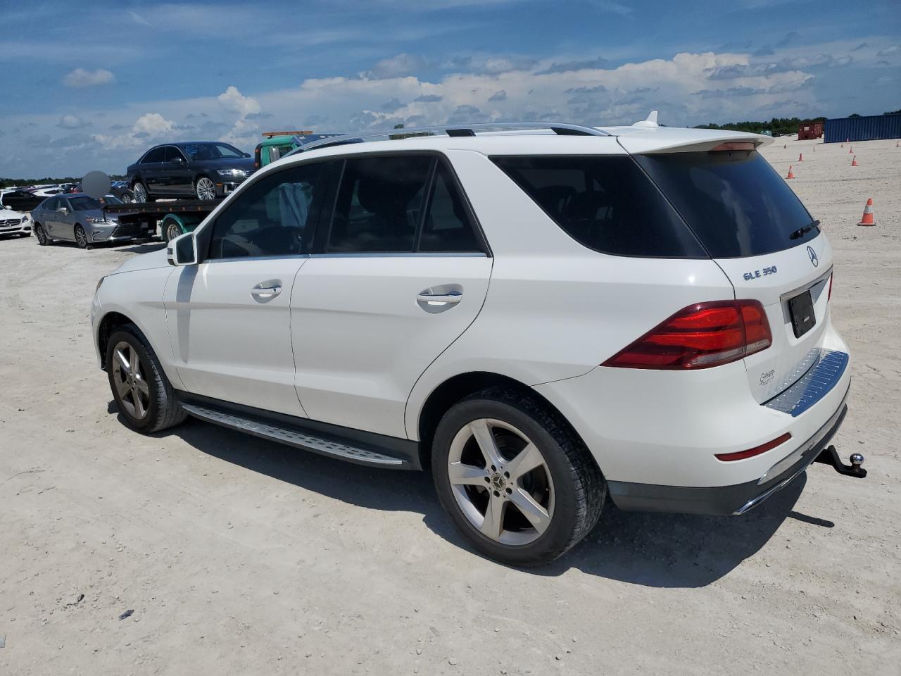 4JGDA5JB7JB027015 2018 MERCEDES-BENZ GLE - Image 2