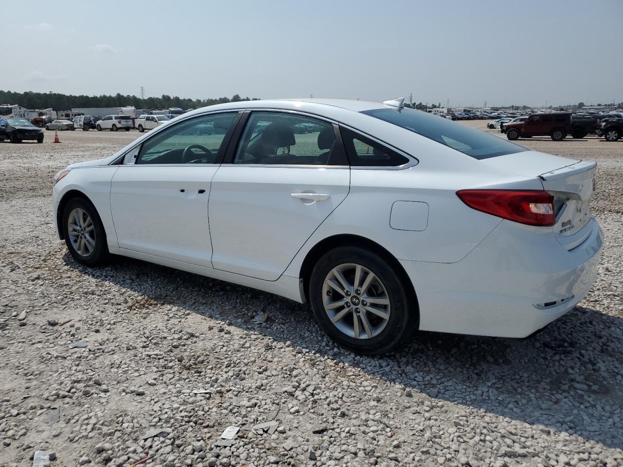 5NPE24AF8FH143414 2015 HYUNDAI SONATA - Image 2